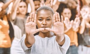 Descubre las teorías feminsitas y su importancia